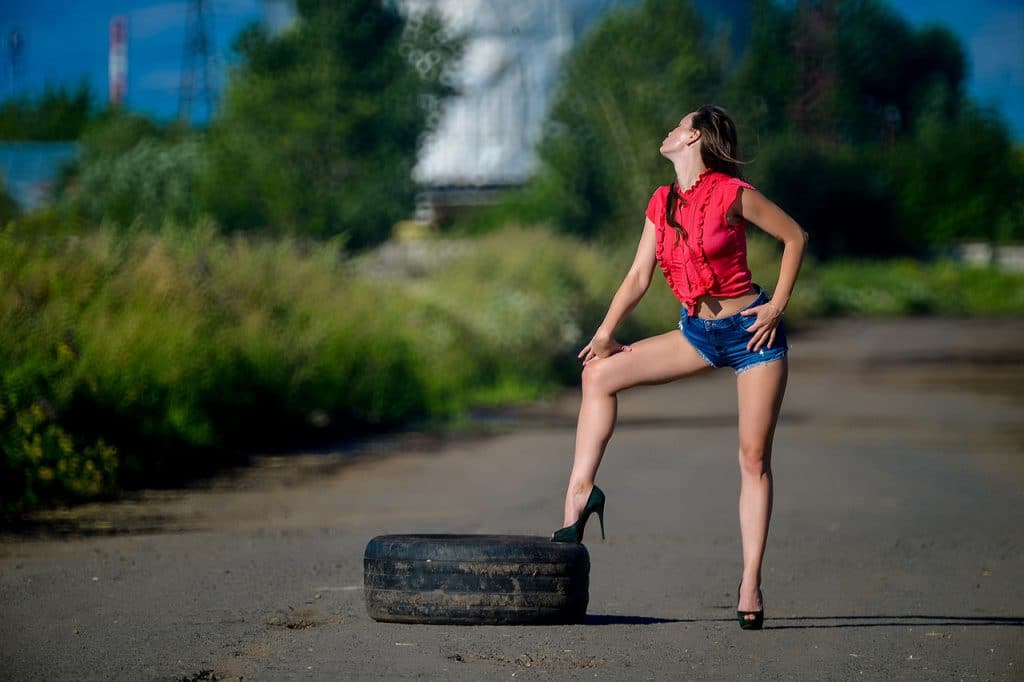 Jak chodzenie w szpilkach wpływa na organizm kobiety?